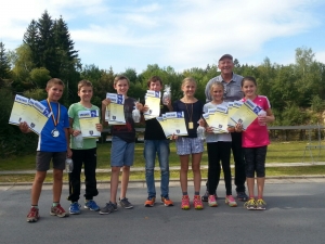 von links Ulli Tusl, Pascal Schön, Valentin Lagler,  Max Hanke, Isabel Neugebauer, Vanessa Kern, Iva Moric